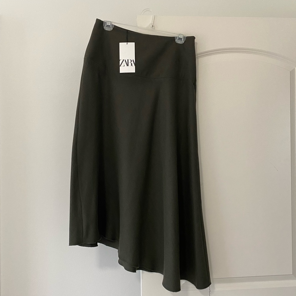 Zara Brand New Limited Edition Olive Midi Skirt